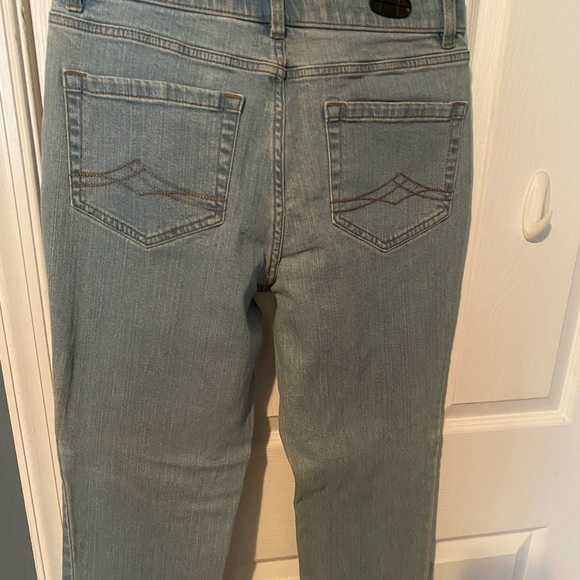 d & CO. Jeans, size 8P - Picture 2 of 3